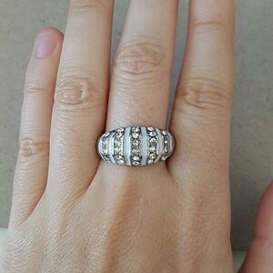 New Shuai Jun White Striped Ring
